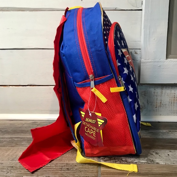 Wonder Woman Backpack With Detachable Cape - Picture 6 of 12